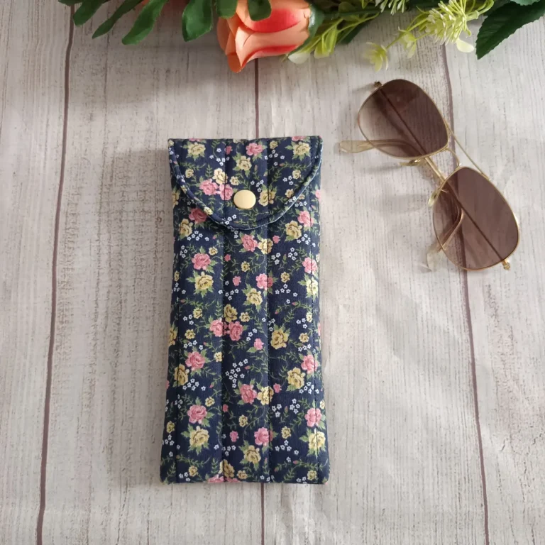 Funda de gafas de tela con cierre de solapa — Florecitas