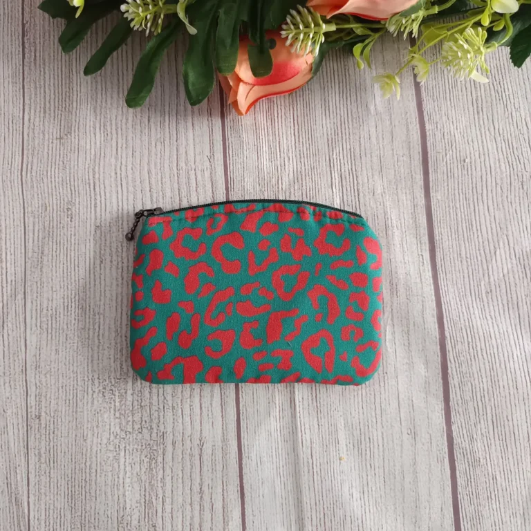 Monedero de tela para mujer – Modelo básico — Animal print verde
