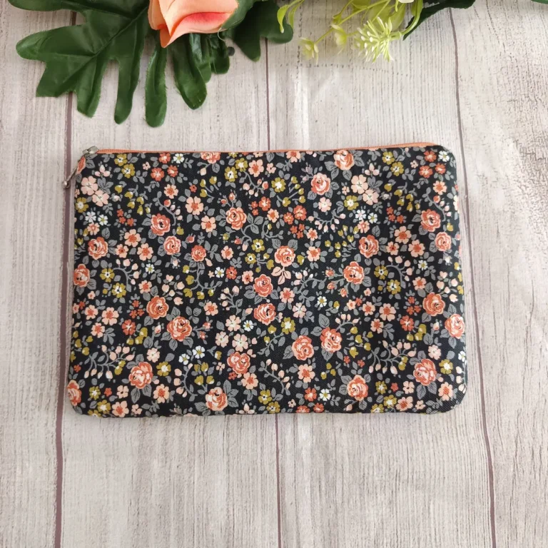 Neceser plano de tela básico — Floral elegante